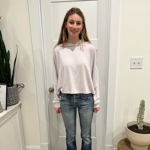 Light pink Zella pull over crop sweater